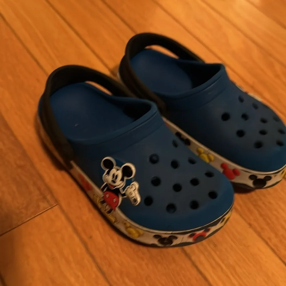Crocs Mickey Mouse size 9